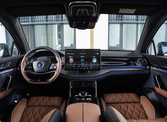 续航超500km，最快4.4秒破百，全系标配7座，详解比亚迪唐EV