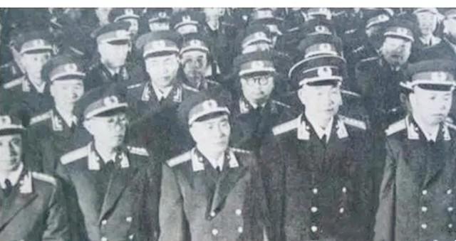 中将是什么级别的干部（元帅与大将、上将、中将、少将享受怎样待遇）