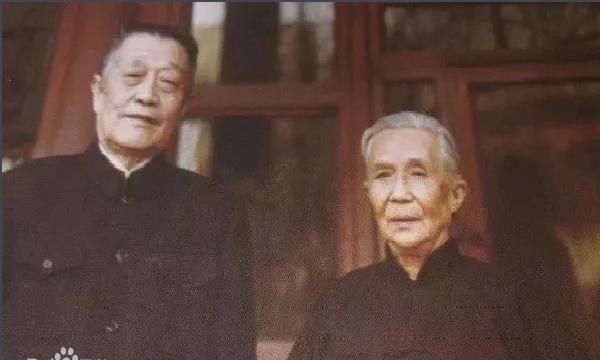1971年杨振宁回国，称杜聿明为“杜先生”，周总理迅速纠正其错误