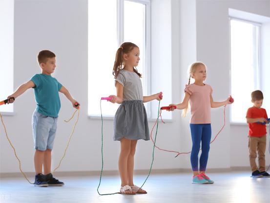 坚持跳绳的孩子，会长高一点吗？