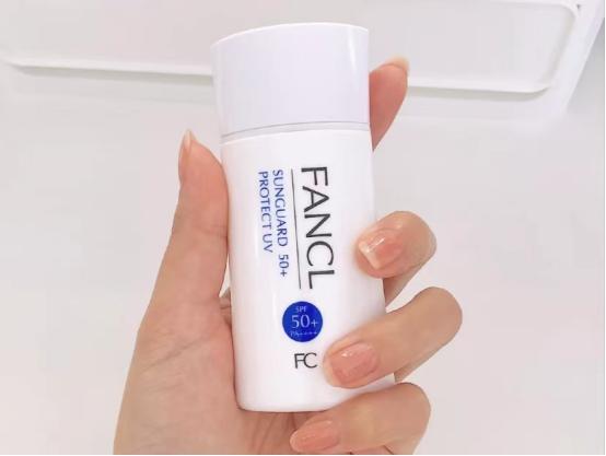 羡慕明星怀孕护肤品化妆品一样不落？孕期放心护肤，养成白嫩皮