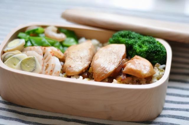 清淡饮食曾害了太多老年人，真正长寿的老人，或许都会遵循这4点