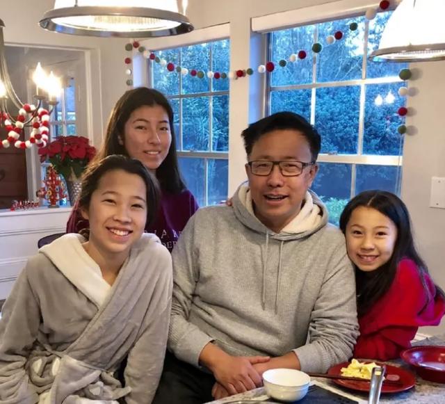 疯狂英语李阳又家暴 三处细节暴露疯狂本性 打跑媳妇打女儿 今日热点