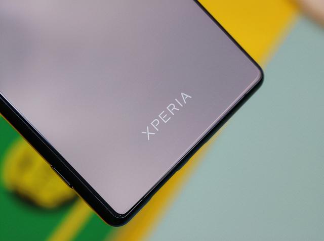 发布至今降价1430元，杜比全景声IP68，三摄旗舰机少人问津