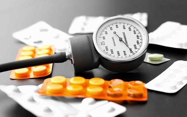 降压药必须早上吃？专家说出最佳服药时间，不妨早了解一下