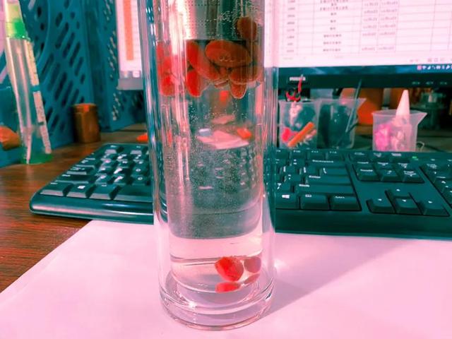 从今天开始喝热水了