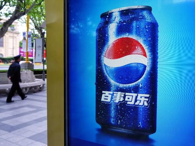 可乐公司：700万积分能兑换战斗机，有个大学生居然真的攒够了