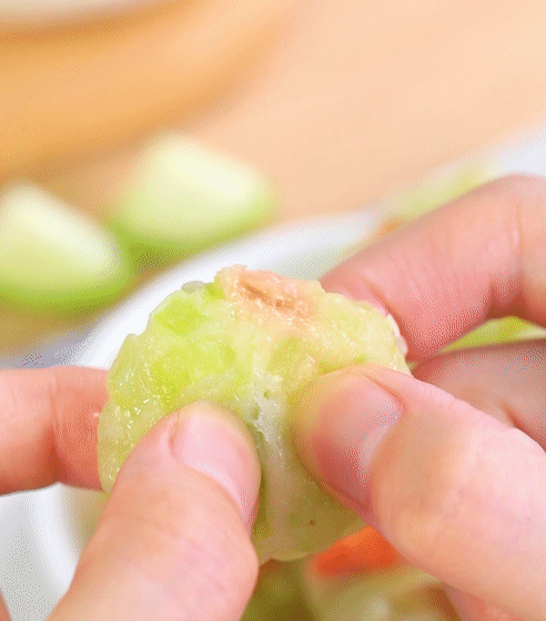 宝宝便秘就吃它，软嫩鲜香，一搅一煎就搞定