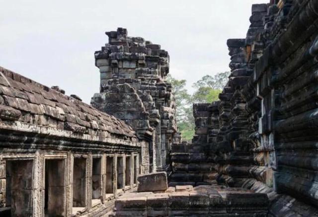 高棉的微笑（第一集）吴哥窟探秘历险记（Angkor Wat)