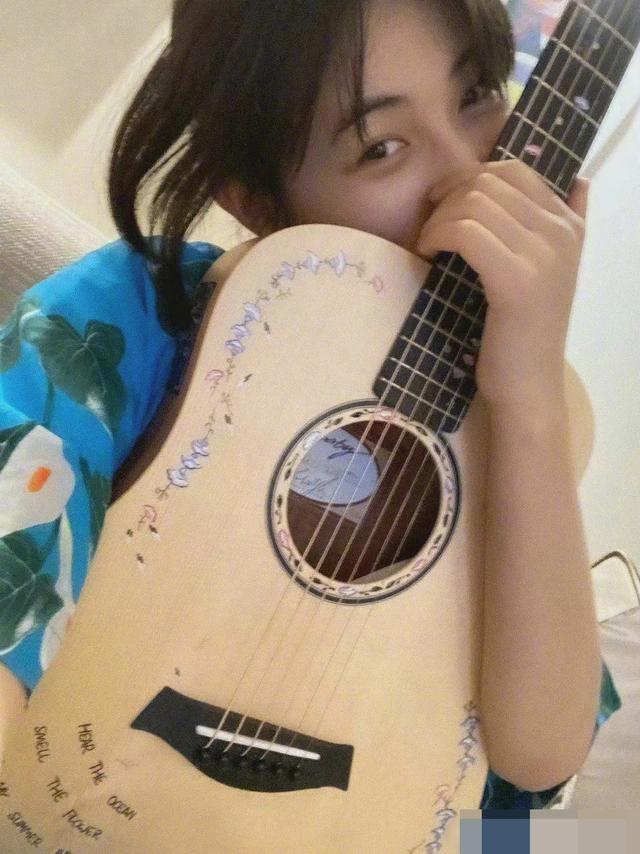 张子枫欧阳娜娜友情:欧阳娜娜和张子枫的神仙友谊未完待续，妹妹真的交到好朋友了吧