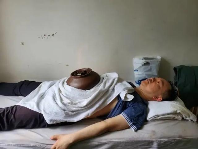 43岁京东副总裁患绝症，砸千万元求生，重大疾病到底有多可怕？