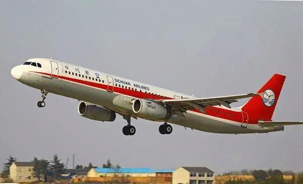 孩子离家出走躲飞机(湖南少年离家出走把飞机)