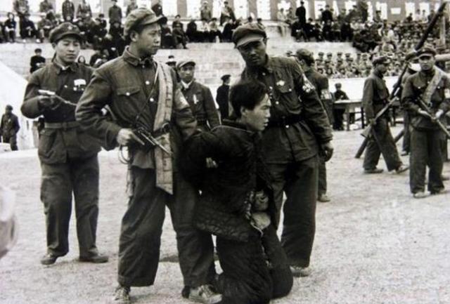 1952年，湖南枪决一反革命，省副主席之女高呼枪下留人，他是谁？