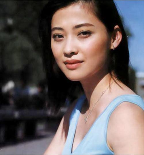 19岁上春晚，22岁就拿影后，梅婷怎么就成章子怡都羡慕的女人？