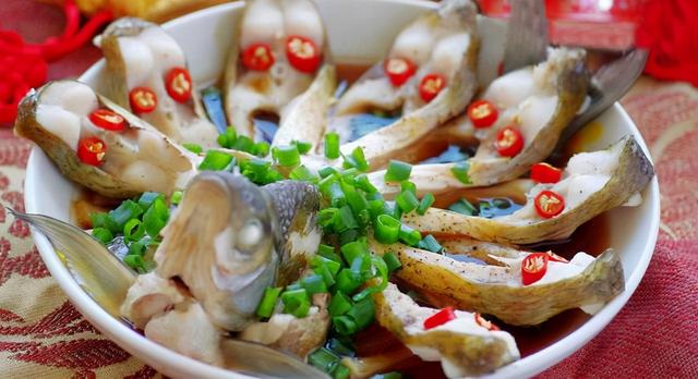 心脏不好，可能缺乏这4种营养元素，常吃这些食物或保护心脏健康