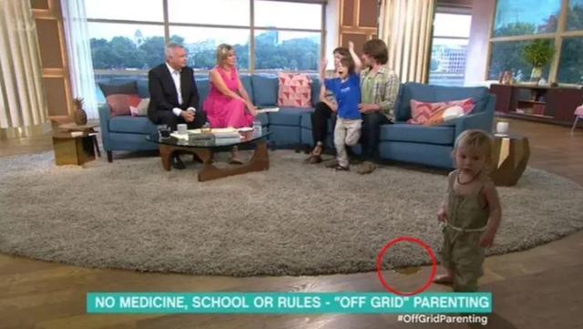 不上学，不吃药，不打疫苗，英国夫妇育儿方法震惊全国