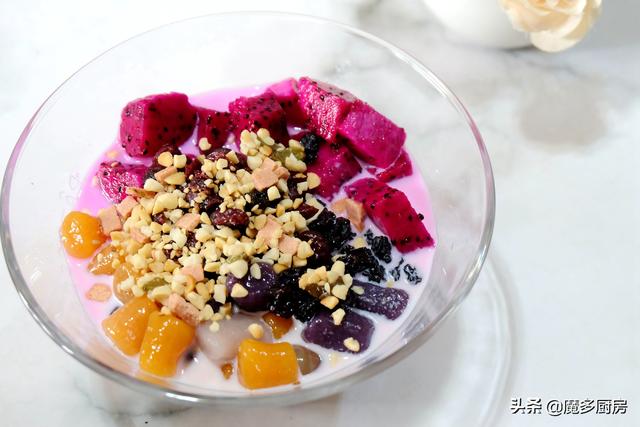 女儿要吃冰粉，妈妈第一次动手做，没想到这么简单，太好吃了