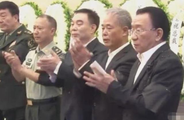 常宝华的徒弟:常宝华的葬礼上，牛群缺席侯耀华带头鼓掌，这对师兄弟有何恩怨？