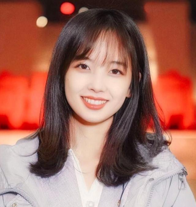 央视10大女主播颜值排行榜!董卿无缘前3,王冰冰凭啥拿第一?