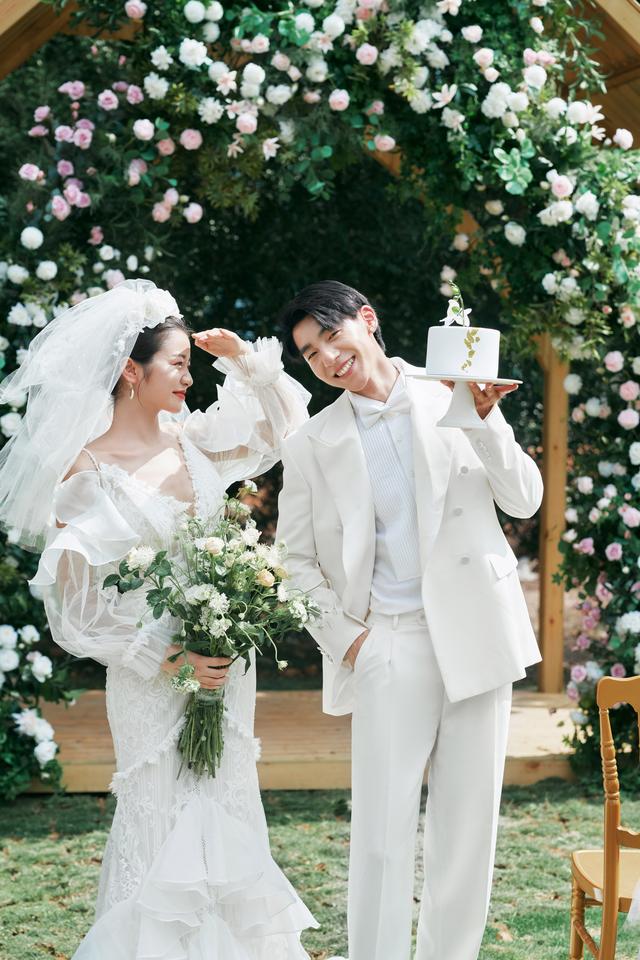 拍婚纱照大概多少钱合适（旅拍婚纱照价格一般多少）