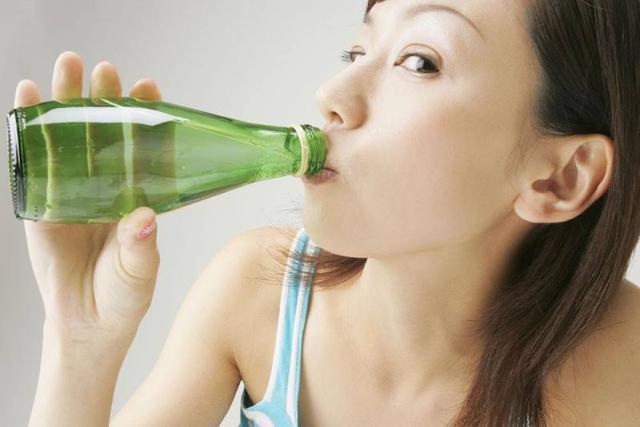 有人一喝水就尿多，有人却两个小时也不上厕所？哪类人身体更好