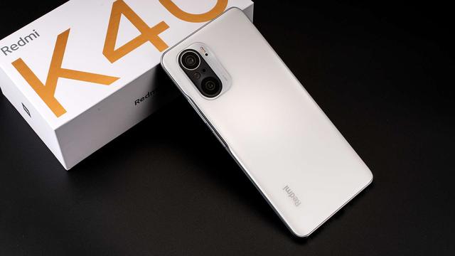 10月手机销量排行榜：苹果、小米表现封神，荣耀化身“守门员”