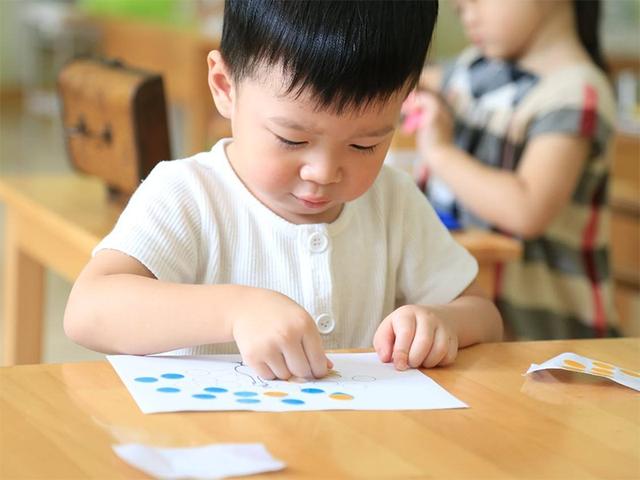 易中天曾说“小时候老实的孩子，长大后都没出息”，你怎么看？