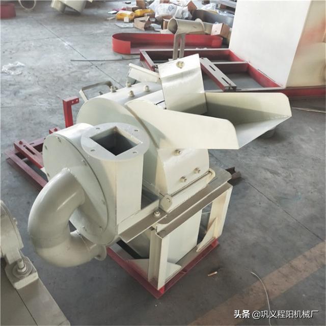 小型柴油机石子破碎机视频