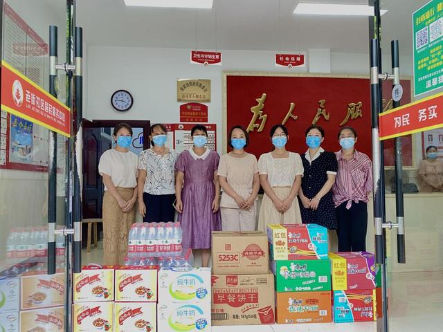 岳阳县妇联看望慰问防疫一线工作人员