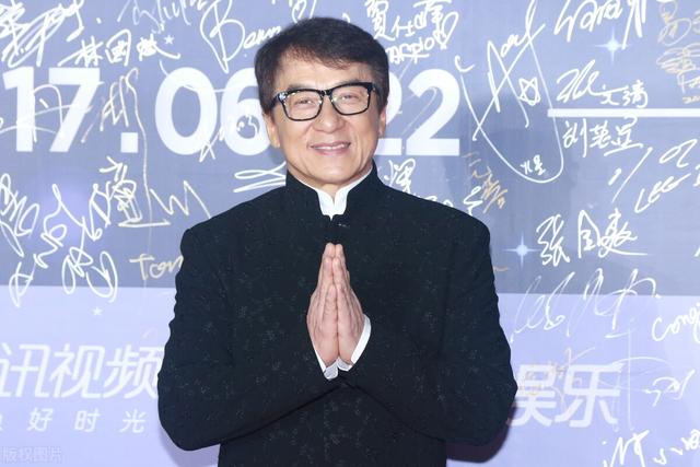 割腕自杀、告母入狱，成龙女儿这是反击报复还是无限作妖？