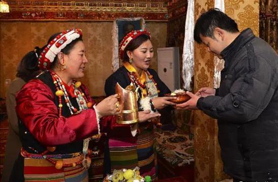 明明天天都在吃肉喝酒，为何藏族人却很少患上三高疾病？值得深思