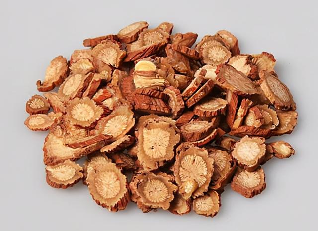 丹参泡水能通血管？这事靠谱吗？听听中医主任医师怎么说