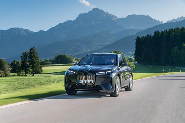 明年上市的重磅纯电SUV，宝马封顶之作iX，凯迪拉克回头率最高