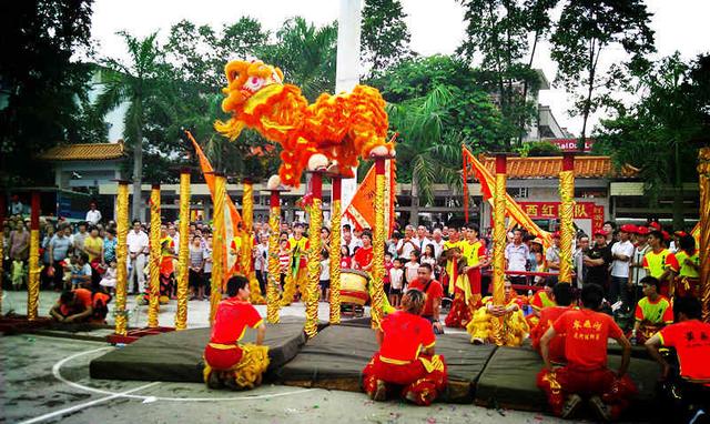 广东4个由镇升格的地级市，1市GDP超万亿，1市人口仅有257万