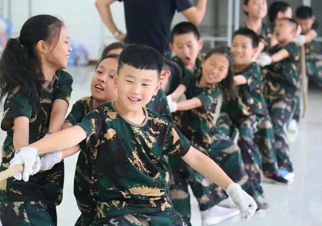 全封闭军事化管理学校怎么教育孩子(军事化管理封闭式学校对孩子好吗)(图16)