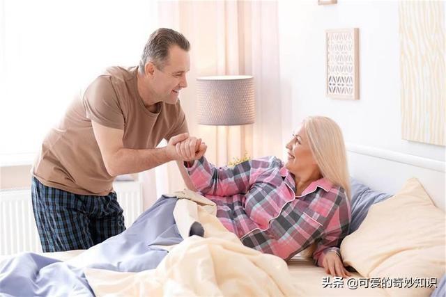 健康生活在早上开始，为了自身健康，早起后4件事不要立即做