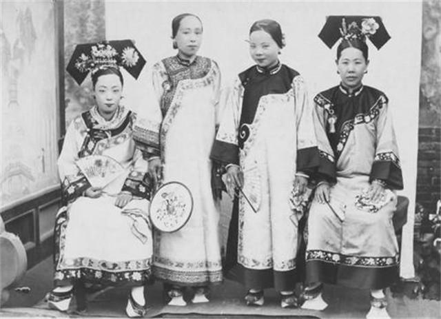 皇帝妃子本应国色天香，为何清朝不是这样，清朝妃子一个比一个丑