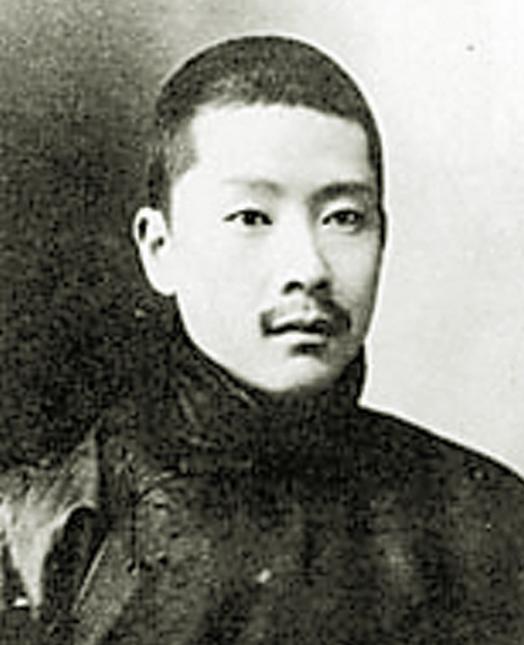 日本护士嫁给中国将军，婚后生下一女家喻户晓，女婿更是举世闻名