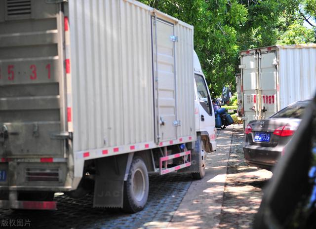 孩子从幼儿园回来问我，为什么咱家没有车？一听这话，我都懵了