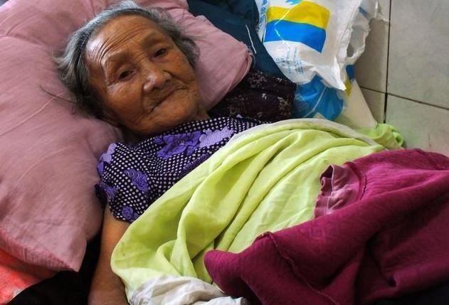 自古以来人们都追求长寿，但是我觉得老人还是不要活的太久