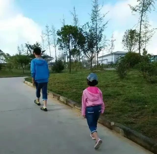 不上幼儿园的优优鹿鸣，在兴趣中接受教育——老作家谈育儿