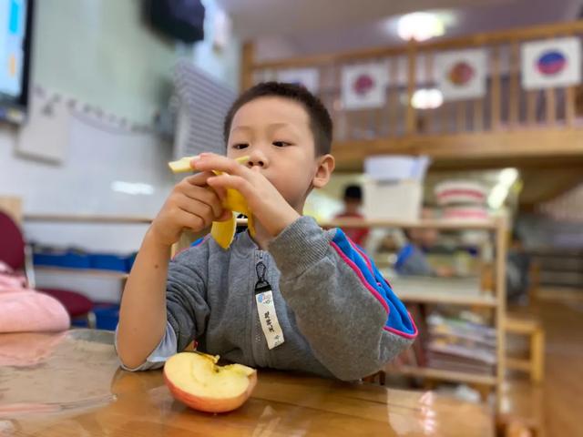 金水一幼中、大班开学第一天掠影