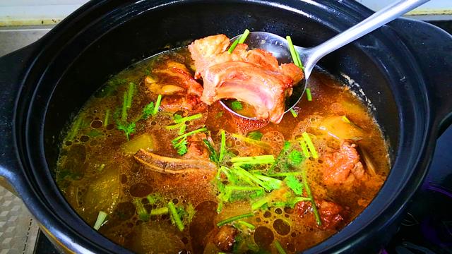 霜降过后，不懂吃就亏了，多给家人喝这5道汤，滋补强身不怕冷