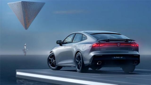 新能源车当道，长安汽车方舟架构为何坚持活化燃油车技术？