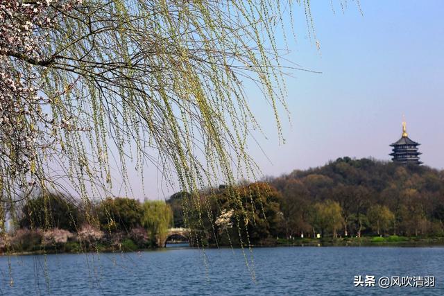 最新GDP24强，京沪差距缩小，重庆超广州无望，西安增速垫底