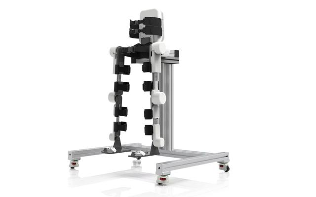 科大讯飞AI开发者大赛圆满落幕 钛虎机器人就外骨骼产品进行展示