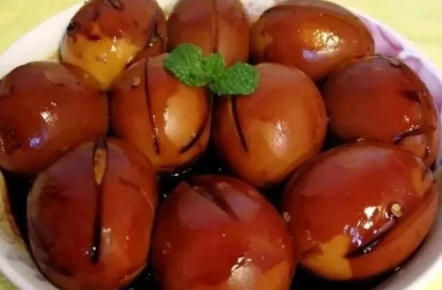 家里有不爱吃鸡蛋的宝宝，你给她这么做，一盘不够吃