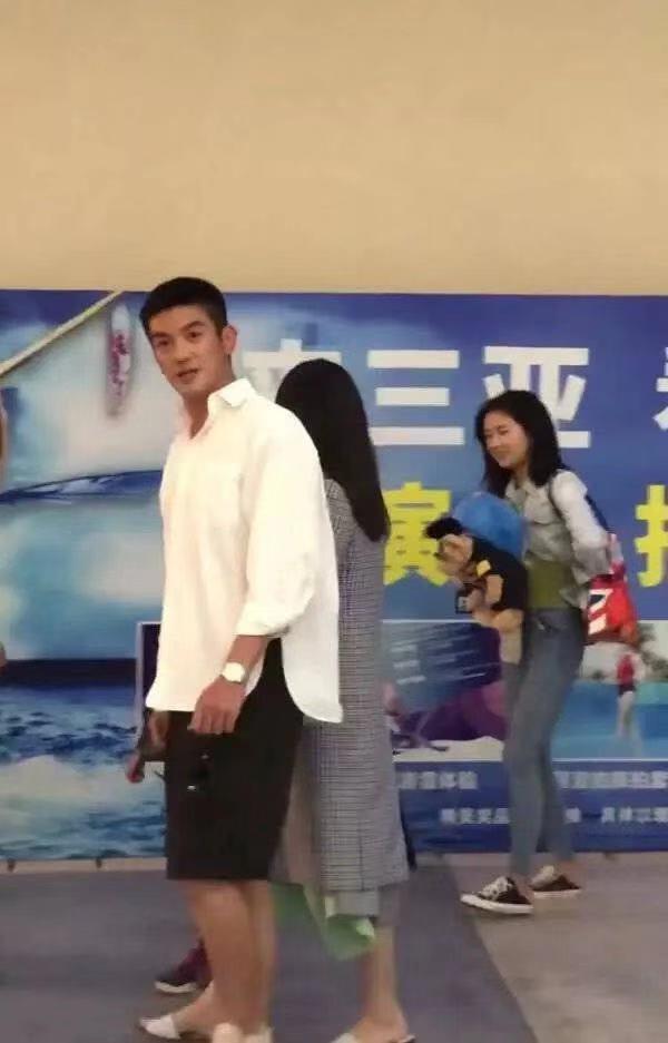 霍思燕怀孕:霍思燕哭诉没办婚礼，杜江瞬间红了眼眶，怀孕8个月时才领证？