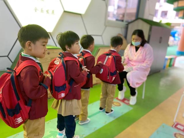 金水一幼中、大班开学第一天掠影