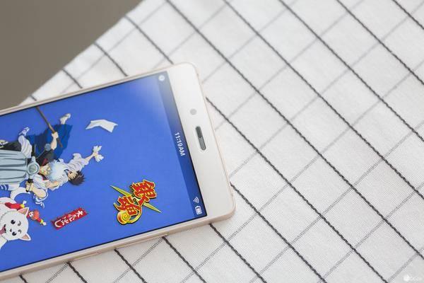 这波我站老罗——坚果 Pro 银魂定制版体验，不愧是锐利异类